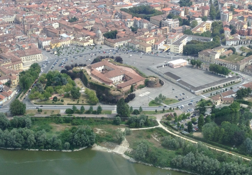 Passa il Giro d'Italia: a Casale transito dei veicoli interrotto e istituti scolastici di secondo grado chiusi alle 10,30